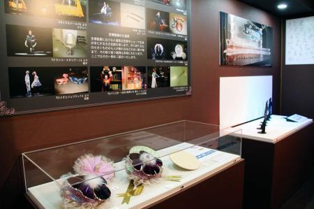 衣装や練習風景も 宝塚歌劇の舞台裏知る企画展 おでかけトピック 兵庫おでかけプラス 神戸新聞next 衣装や練習風景も 宝塚歌劇の舞台裏知る企画展 おでかけトピック 兵庫おでかけプラス 神戸新聞next