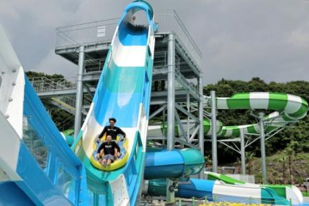 ネスタ神戸に新ウオータースライダー登場 三木 おでかけトピック 兵庫おでかけプラス 神戸新聞next