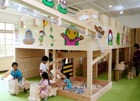 篠山産ヒノキで大型 お城 ちるみゅーに登場 夏休み２０１７ おでかけトピック 兵庫おでかけプラス 神戸新聞next