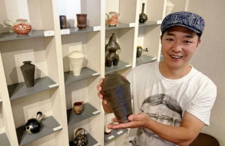 ふるさとの土使い新作 篠山出身の陶芸家が個展 | おでかけ
