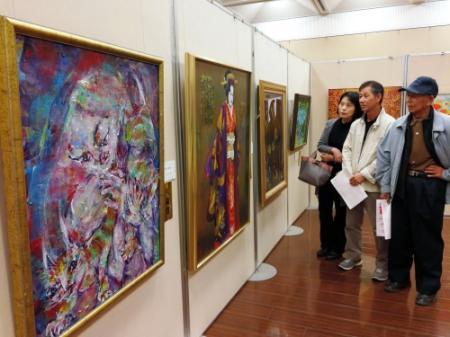 絵画や書など198点並ぶ 洲本市美術展が開幕 おでかけトピック 兵庫おでかけプラス 神戸新聞next 絵画や書など198点並ぶ 洲本市美術展が開幕 おでかけトピック 兵庫おでかけプラス 神戸新聞next