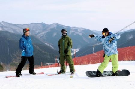 戸倉スキー場全面オープン 利用客も満足の降雪量 おでかけトピック 兵庫おでかけプラス 神戸新聞next
