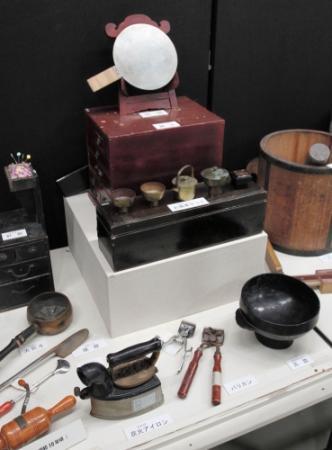 明治から昭和期の道具や玩具紹介 西脇市郷土資料館 おでかけトピック 兵庫おでかけプラス 神戸新聞next