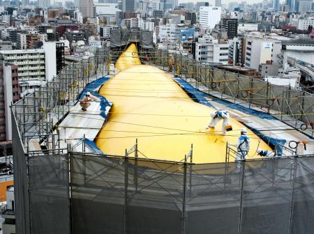 浅草名物「金の炎」 神戸と尼崎の技で12年ぶり輝きアップ | おでかけ