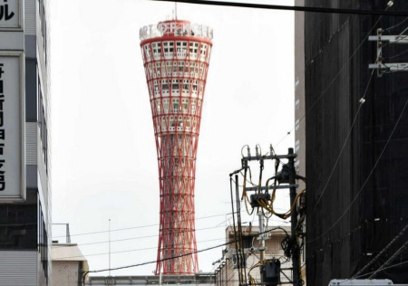 じゃない 方の道からよく見える 神戸ポートタワー おでかけトピック 兵庫おでかけプラス 神戸新聞next