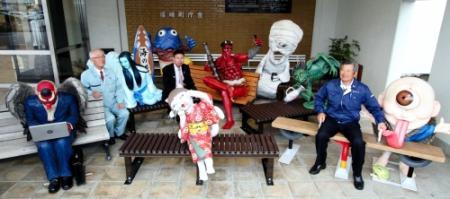 雪女 鬼 妖怪ベンチ新たに７基お披露目 福崎 おでかけトピック 兵庫おでかけプラス 神戸新聞next