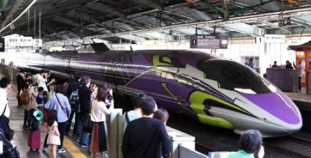 JR西日本のエヴァ新幹線「500 TYPE EVA」、5月13日運行終了