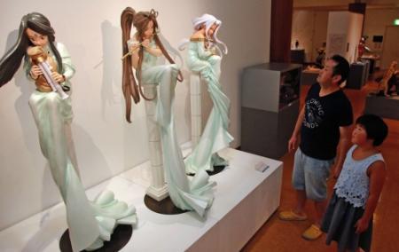 森の中に綾波レイ 降臨 海洋堂フィギュア 兵庫の美術館に３千体 おでかけトピック 兵庫おでかけプラス 神戸新聞next