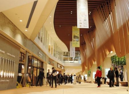 西宮ガーデンズに新館 西宮北口駅直結、２１日開業  おでかけトピック 