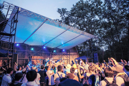 キャンプ型野外音楽フェス 地域と密着人気上昇 三田 おでかけトピック 兵庫おでかけプラス 神戸新聞next