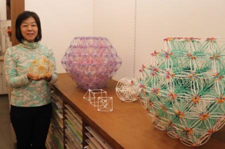 まるでパズル 綿棒で作る幾何学立体 洲本で展示会 おでかけトピック 兵庫おでかけプラス 神戸新聞next まるでパズル 綿棒で作る幾何学立体 洲本で展示会 おでかけトピック 兵庫おでかけプラス 神戸新聞next