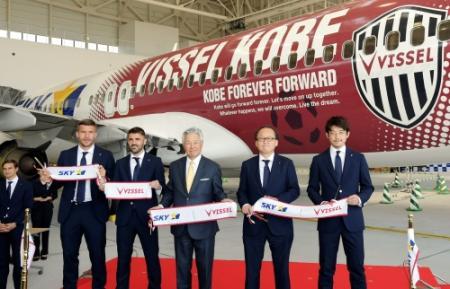 成績も上昇してね ヴィッセルジェットお披露目 おでかけトピック 兵庫おでかけプラス 神戸新聞next