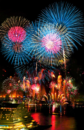 夜空の大輪 スマホだけでｏｋ 一眼レフも三脚もいりません おでかけトピック 兵庫おでかけプラス 神戸新聞next