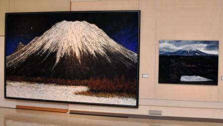 自然の迫力、日本画や写真に 但馬出身の作家2人が展覧会