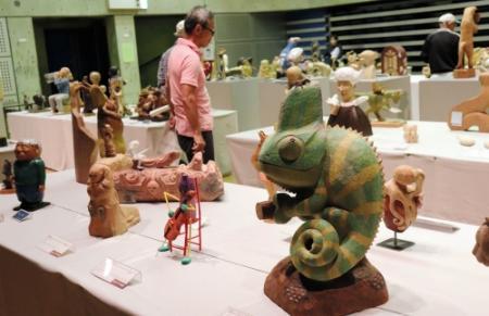 多彩な木彫 全国から109点 養父 大屋で展示 おでかけトピック 兵庫おでかけプラス 神戸新聞next 多彩な木彫 全国から109点 養父 大屋で展示 おでかけトピック 兵庫おでかけプラス 神戸新聞next