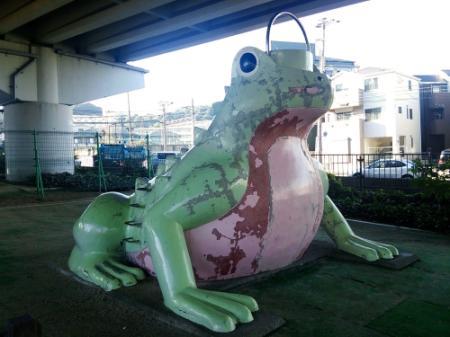 まるでアート 巨大 カエル の滑り台 老朽化で撤去へ 神戸 おでかけトピック 兵庫おでかけプラス 神戸新聞next まるでアート 巨大 カエル の滑り台 老朽化で撤去へ 神戸 おでかけトピック 兵庫おでかけプラス 神戸新聞next