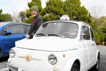 ルパン三世と同じ愛車も展示 ガラス工芸家が三木で個展 おでかけトピック 兵庫おでかけプラス 神戸新聞next ルパン三世と同じ愛車も展示 ガラス工芸家が三木で個展 おでかけトピック 兵庫おでかけプラス 神戸新聞next