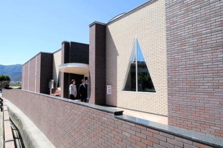 たつの 新宮図書館の改修完了 外壁一新 新コーナーも おでかけトピック 兵庫おでかけプラス 神戸新聞next