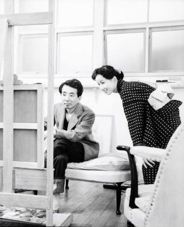 八千草薫さんの内面描く 小磯良平の油彩画「婦人像」 | おでかけ