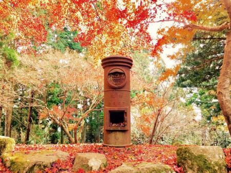 信頼への信頼 まるでジブリ映画」引退ポストが写真スポットに 播州清水寺 絵葉書