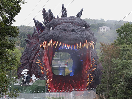 等身大巨大ゴジラお目見え 淡路 ニジゲンノモリ おでかけトピック 兵庫おでかけプラス 神戸新聞next