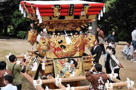 屋台改修 輝く黄金竜 三木 六社神社の秋祭り おでかけトピック 兵庫おでかけプラス 神戸新聞next