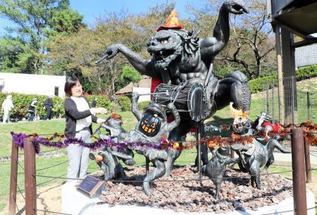 怖い妖怪 かわいく仮装 ６種の像がハロウィーン仕様 おでかけトピック 兵庫おでかけプラス 神戸新聞next