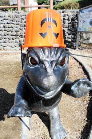 怖い妖怪 かわいく仮装 ６種の像がハロウィーン仕様 おでかけトピック 兵庫おでかけプラス 神戸新聞next