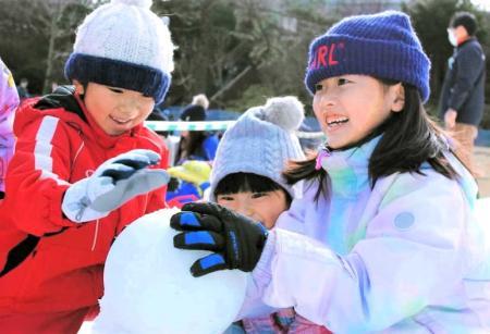 六甲山スノーパーク アクセス抜群のスキー場 おでかけトピック 兵庫おでかけプラス 神戸新聞next 六甲山スノーパーク アクセス抜群のスキー場 おでかけトピック 兵庫おでかけプラス 神戸新聞next