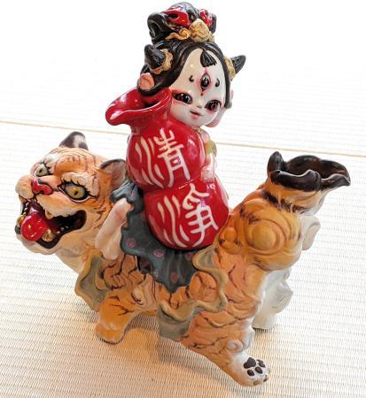 ドクロに猫股…おどろかわいい酒器 人気陶芸家が新作披露 | おでかけトピック | 兵庫おでかけプラス | 神戸新聞NEXT