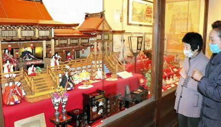 ひな人形 江戸後期－明治期の変遷たどる 日本玩具博物館で特別展