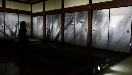 鑑真和上に捧げた祈りの光景 神戸で「東山魁夷 唐招提寺御影堂
