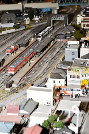 鉄道に夢乗せ、ジオラマを疾走 空き家活用した施設オープン | おでかけ