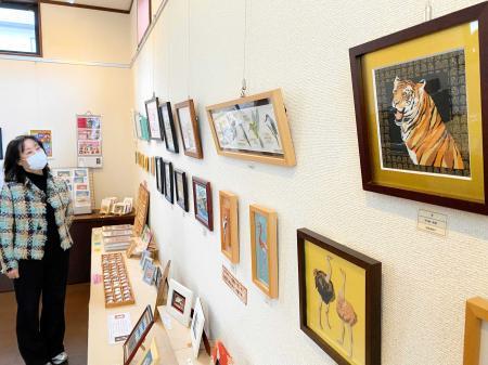 立体感ある動物の切り絵 神戸のイラストレーター 姫路で作品展 おでかけトピック 兵庫おでかけプラス 神戸新聞next