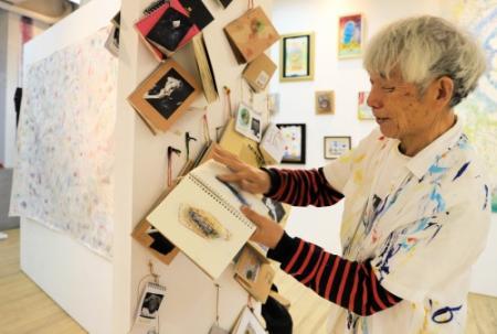 白夜の太陽など260点展示 「1・17」後に被災者励ました画家中島