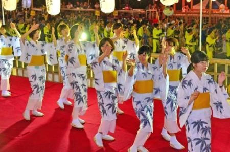 丹波篠山デカンショ祭 ３年ぶり開催へ ７万人集うお盆の風物詩 おでかけトピック 兵庫おでかけプラス 神戸新聞next