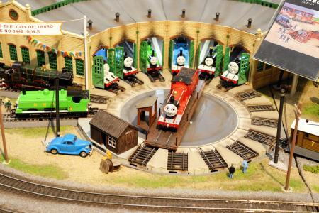 見どころ満載トーマスの世界 原画やジオラマ、フォトスポットも 植野