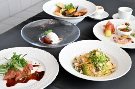 目前に広がる大阪湾 水着で楽しむ屋外温泉 国営明石海峡公園に新リゾート施設開業 おでかけトピック 兵庫おでかけプラス 神戸新聞next