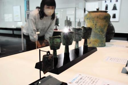 カウベル？退却の合図に使用？「松帆銅鐸」の源流とされる青銅楽器