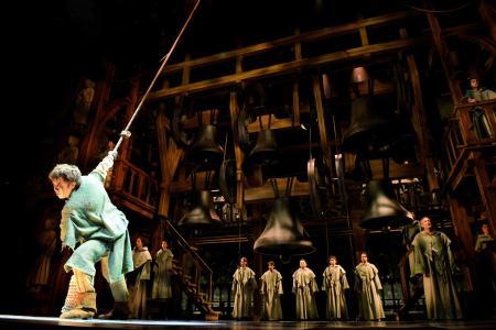 劇団四季ノートルダムの鐘 心に希望を」時代超えて響く、劇団四季「ノートルダムの鐘」 18日から3