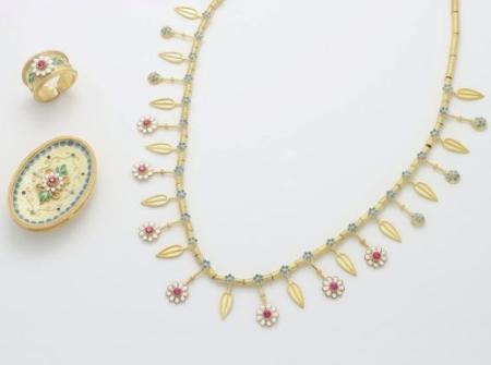 ジュエリーや陶磁器…イタリア南部の伝統工芸品を展示販売 全国初、大使