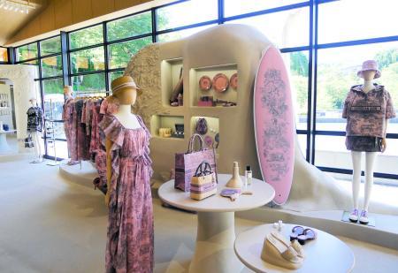 ディオールの夏限定コレクション、リゾートホテルで「体験