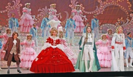 ベルサイユのばら、宝塚歌劇団OGが夢の共演 初演から50年、記念