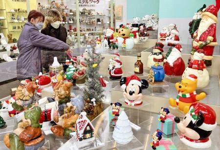 サンタの貯金箱でクリスマス演出 尼信貯金箱博物館、150点展示