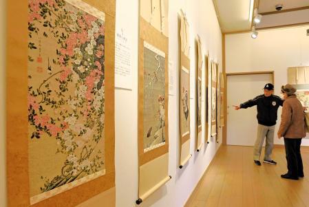 髪より細い糸で日本画の傑作を再現 伊藤若冲の西陣美術織展 三木の