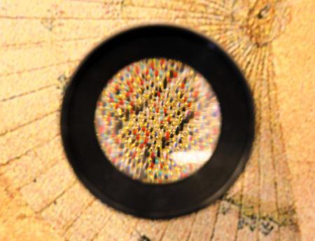 髪より細い糸で日本画の傑作を再現 伊藤若冲の西陣美術織展 三木の