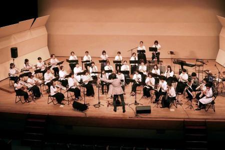 がれきの中見つけた希望 鍵盤ハーモニカのオケ、トミー・チョウさん