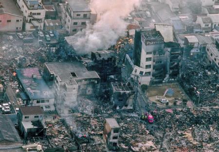 阪神・淡路大震災30年 当時の被災地を撮影、尼崎の画廊喫茶で