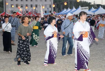 8月1日】ナイトバブルショーと花火で夏を満喫 飲食ブースや総おどりも