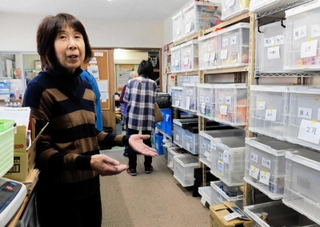 創設２０周年を迎えたフードバンク関西。「活動は転機を迎えている」と話す中島真紀理事長＝神戸市東灘区深江本町１